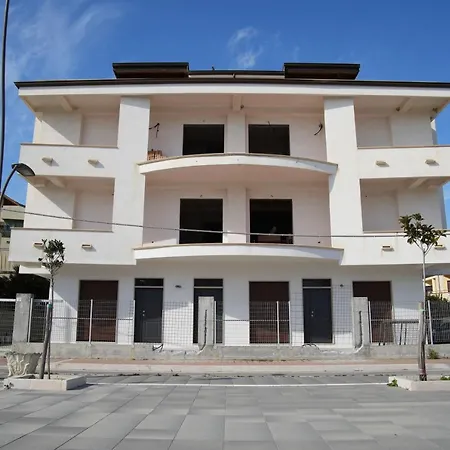 別荘 Square 5 Stairs - 50mt To The Beach Marina di Strongoli